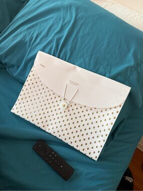 Five Star White and Gold Dot String-Tie Expanding File
